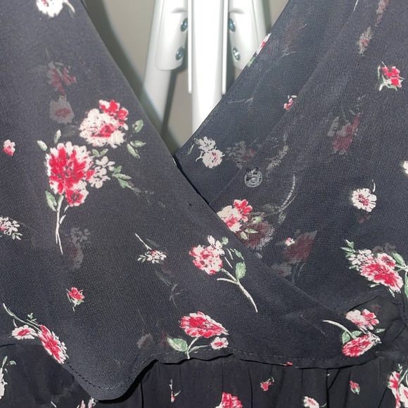 Black dress - Picture 4 of 6